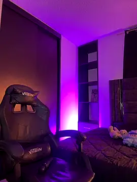 Courtney gonet online show from October 2025 06:04:02 AM