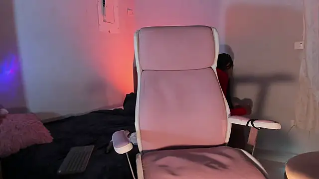 Carolinarossees online show from February 2025 02:30:02 AM