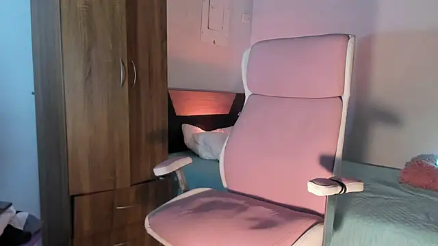 Carolinarossees online show from January 2025 11:13:02 PM