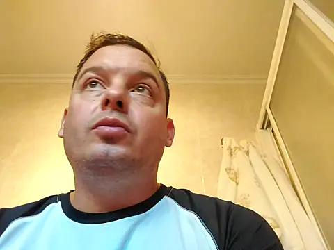 Jose HotLatino online show from October 2025 11:00:02 AM