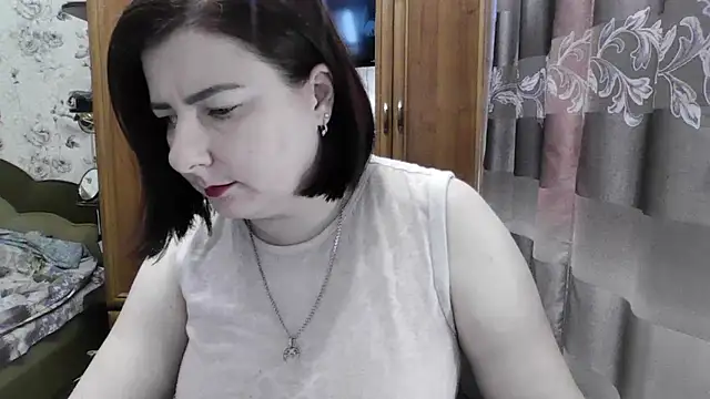 Snapshot of SophieNightAh chatting on September 2025 12:38:02 PM SophieNightAh online show from September 2025 12:38:02 PM