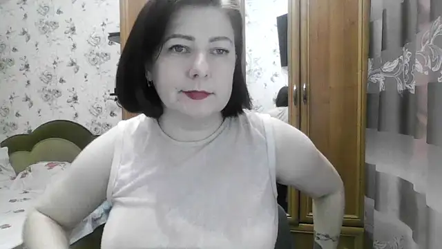 SophieNightAh online show from November 2025 05:57:01 PM