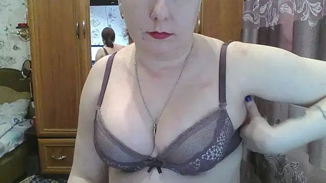 Snapshot of SophieNightAh chatting on March 2025 12:11:01 PM SophieNightAh online show from March 2025 12:11:01 PM