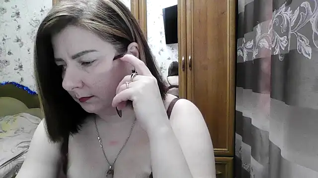 SophieNightAh online show from January 2026 06:01:01 PM