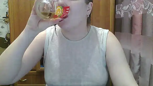 Snapshot of SophieNightAh chatting on January 2025 02:32:01 PM SophieNightAh online show from January 2025 02:32:01 PM