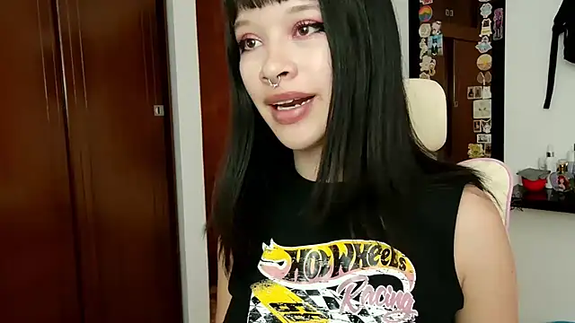 Snapshot of Marceline_0 chatting on December 2024 07:37:02 PM Marceline 0 online show from December 2024 07:37:02 PM