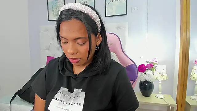 lia mariana online show from October 2025 11:04:02 PM