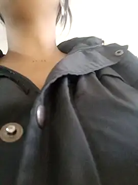 lia mariana online show from March 2026 04:57:01 AM