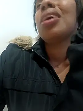 lia mariana online show from February 2026 08:50:02 PM