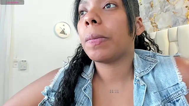 lia mariana online show from February 2026 10:38:01 PM