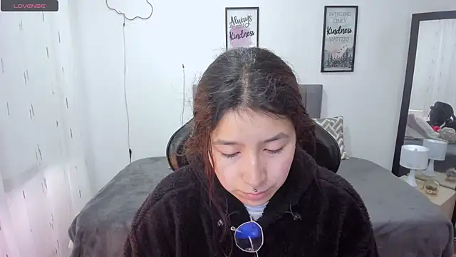 Snapshot of Amy_joones chatting on September 2025 02:05:01 PM Amy joones online show from September 2025 02:05:01 PM