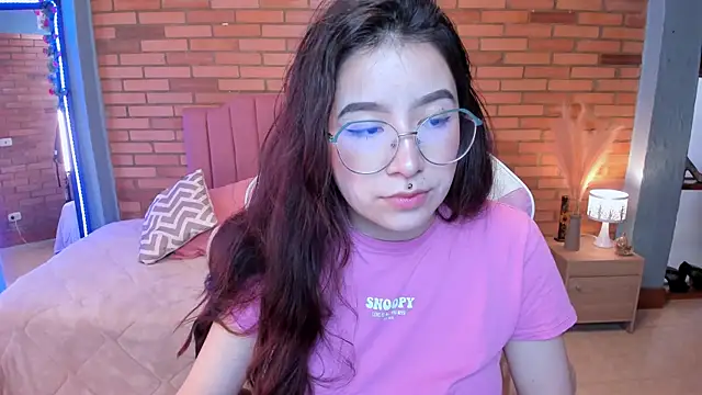 Amy joones online show from May 2026 12:16:01 PM