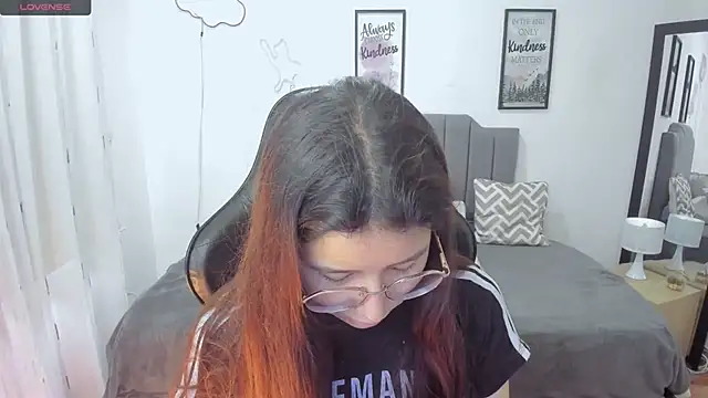 Snapshot of Amy_joones chatting on November 2025 12:53:02 PM Amy joones online show from November 2025 12:53:02 PM