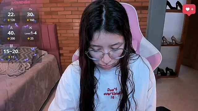 Amy joones online show from May 2026 12:26:02 PM