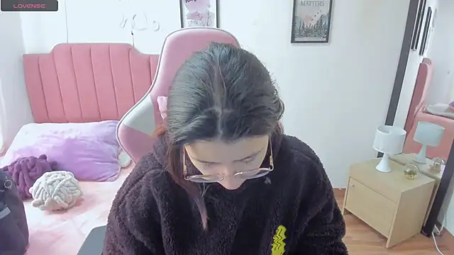 Snapshot of Amy_joones chatting on November 2025 12:30:01 PM Amy joones online show from November 2025 12:30:01 PM