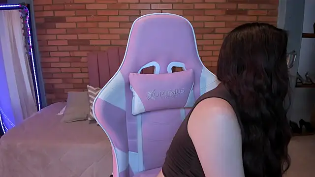 Amy joones online show from June 2026 11:44:02 AM