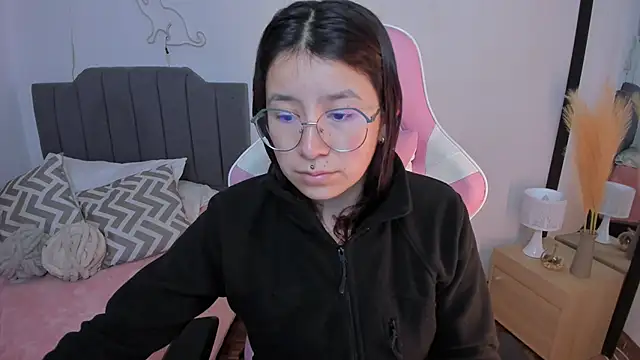 Amy joones online show from April 2026 11:25:02 AM