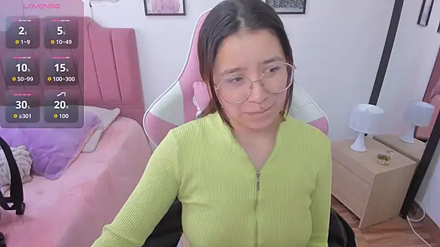 Snapshot of Amy_joones chatting on November 2025 12:49:02 PM Amy joones online show from November 2025 12:49:02 PM