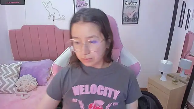 Snapshot of Amy_joones chatting on November 2025 01:10:02 PM Amy joones online show from November 2025 01:10:02 PM