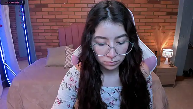 Amy joones online show from June 2026 11:43:02 AM