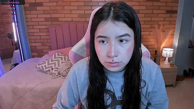 Amy joones online show from May 2026 11:29:01 AM