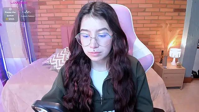 Amy joones online show from June 2026 11:43:01 AM