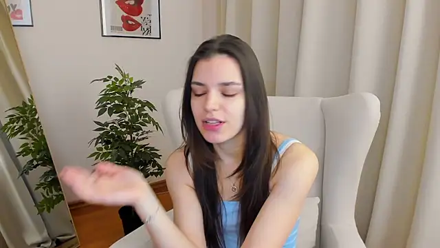 Snapshot of SuzyJamess chatting on February 2025 02:17:02 AM SuzyJamess online show from February 2025 02:17:02 AM