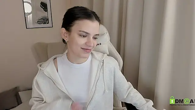 Snapshot of SuzyJamess chatting on January 2025 01:47:01 AM SuzyJamess online show from January 2025 01:47:01 AM