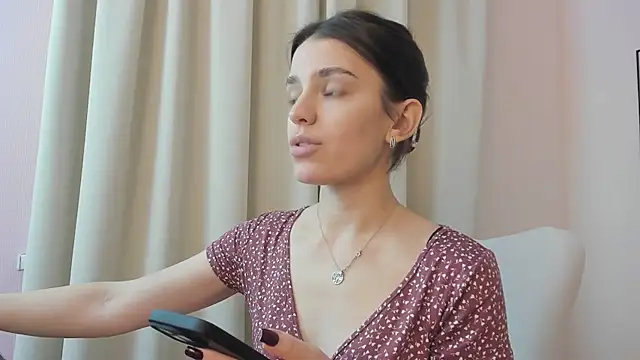 Snapshot of SuzyJamess chatting on December 2024 05:40:02 AM SuzyJamess online show from December 2024 05:40:02 AM