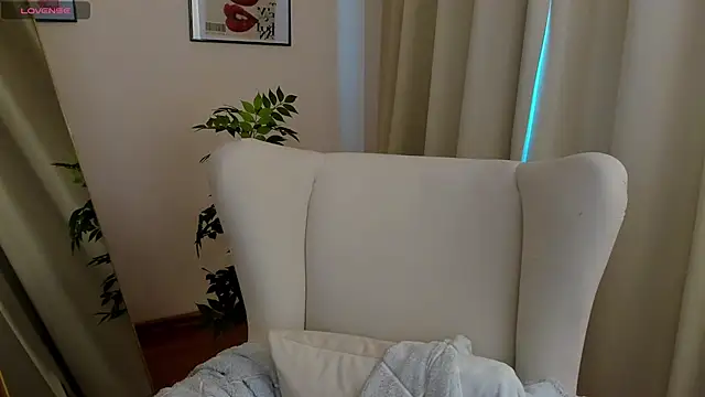 Snapshot of SuzyJamess chatting on February 2025 05:55:01 AM SuzyJamess online show from February 2025 05:55:01 AM