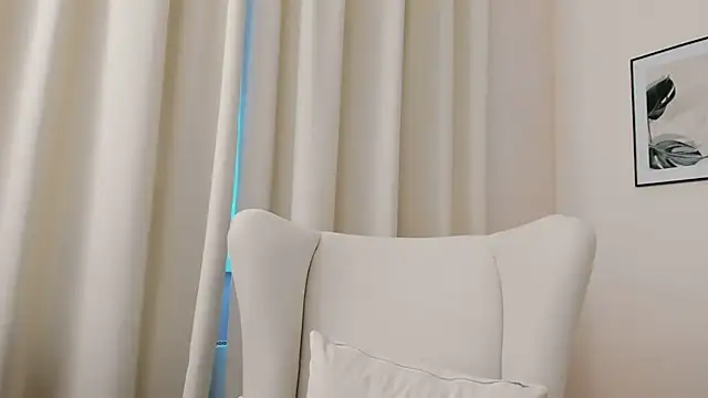 Snapshot of SuzyJamess chatting on December 2024 05:55:01 AM SuzyJamess online show from December 2024 05:55:01 AM