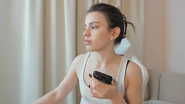 Snapshot of SuzyJamess chatting on December 2024 01:47:02 AM SuzyJamess online show from December 2024 01:47:02 AM