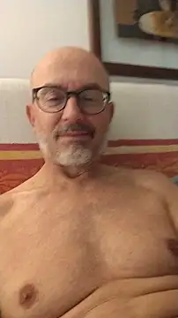 Snapshot of MadProfessor chatting on October 2025 12:17:01 PM MadProfessor online show from October 2025 12:17:01 PM