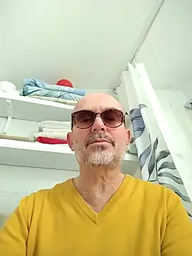 Snapshot of MadProfessor chatting on March 2025 08:08:01 AM MadProfessor online show from March 2025 08:08:01 AM