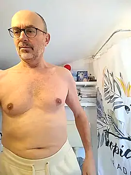 Snapshot of MadProfessor chatting on March 2025 08:27:01 AM MadProfessor online show from March 2025 08:27:01 AM