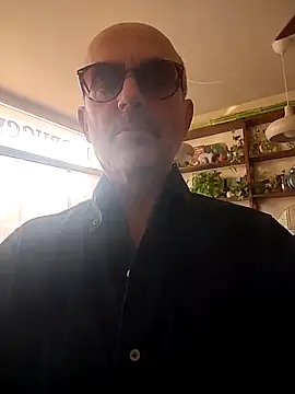 Snapshot of MadProfessor chatting on March 2025 03:32:02 PM MadProfessor online show from March 2025 03:32:02 PM