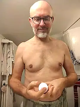 Snapshot of MadProfessor chatting on January 2025 09:37:02 AM MadProfessor online show from January 2025 09:37:02 AM