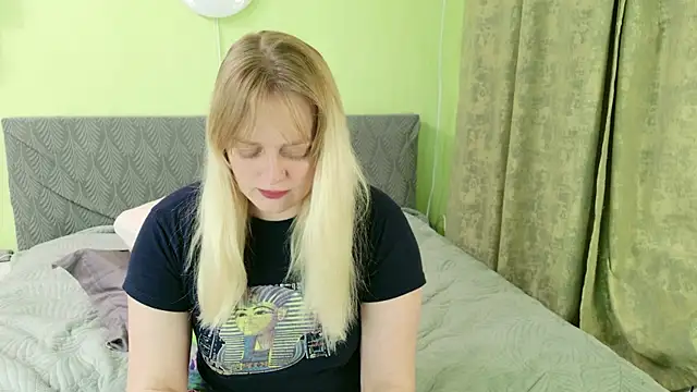Kira Miler online show from May 2026 05:27:01 AM