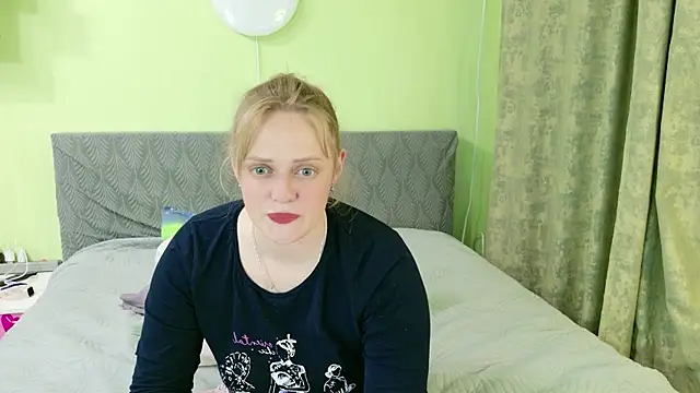 Kira Miler online show from May 2026 11:41:02 AM