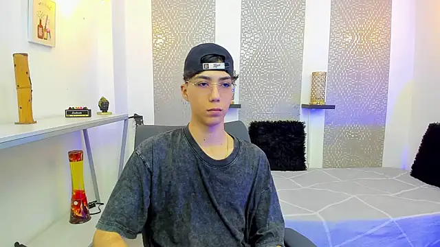 Nikolay Gregori online show from November 2025 04:28:01 AM