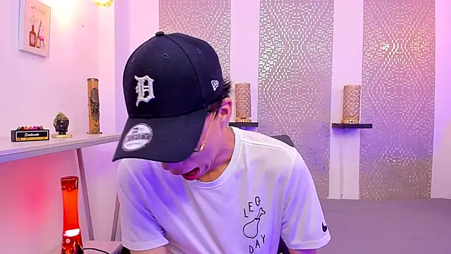 Nikolay Gregori online show from December 2025 04:28:02 AM