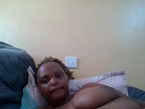 Snapshot of Sexxy-Shie chatting on March 2025 11:27:01 AM Sexxy-Shie online show from March 2025 11:27:01 AM