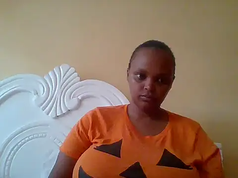 Snapshot of Sexxy-Shie chatting on October 2025 07:13:01 AM Sexxy-Shie online show from October 2025 07:13:01 AM