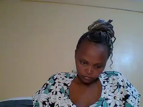 Snapshot of Sexxy-Shie chatting on February 2025 05:51:01 PM Sexxy-Shie online show from February 2025 05:51:01 PM