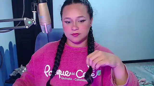 Luciernaga18 online show from October 2025 03:21:02 AM