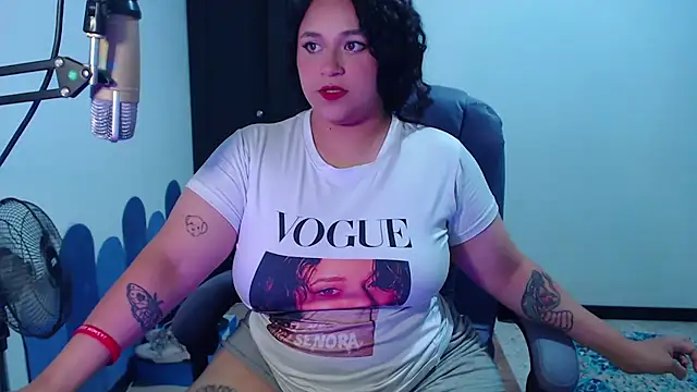 Luciernaga18 online show from October 2025 01:29:01 AM