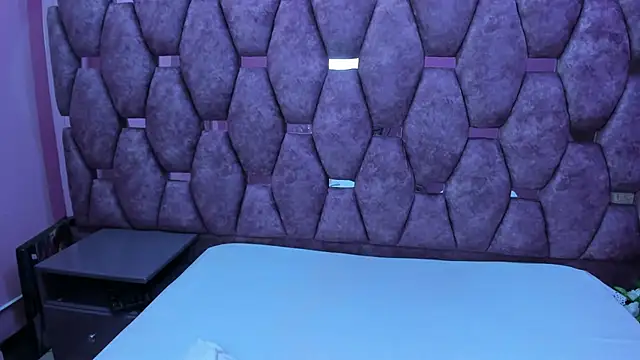 AlaSmith online show from November 2025 02:01:02 AM