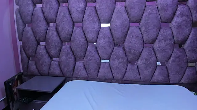 AlaSmith online show from November 2025 02:12:04 AM