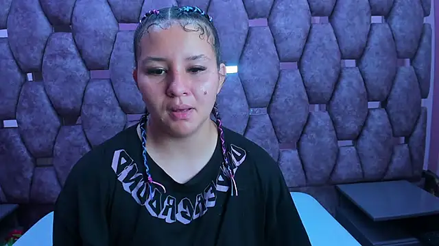 AlaSmith online show from November 2025 02:33:02 AM