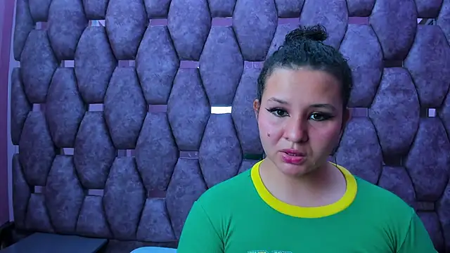 AlaSmith online show from November 2025 02:23:02 AM